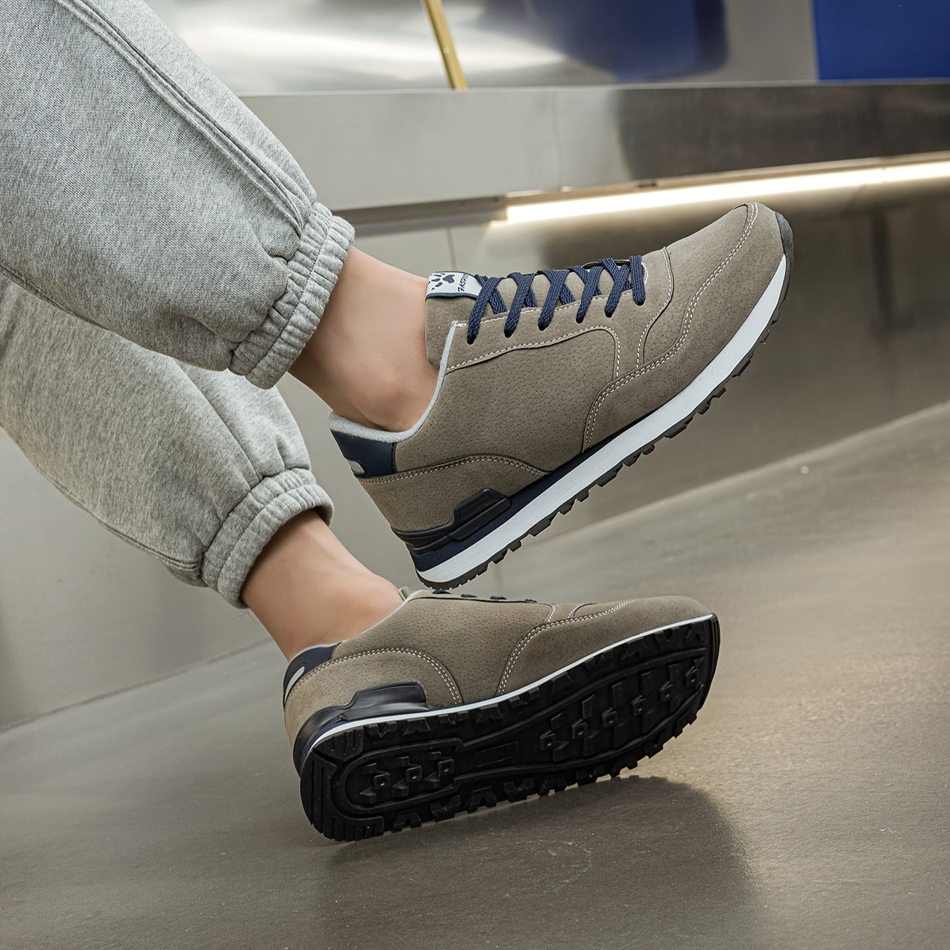 Men's Non-Slip Sneakers - All-Season Lace-Up Sneakers with Cushioned PU Sole, Beige/Blue Accent Low-Top Design for Gym, Hiking, Everyday - Non-Marking Tread, Durable & Easy-Clean Casual Shoes, Hiking Sneakers, Gym Footwear, R
