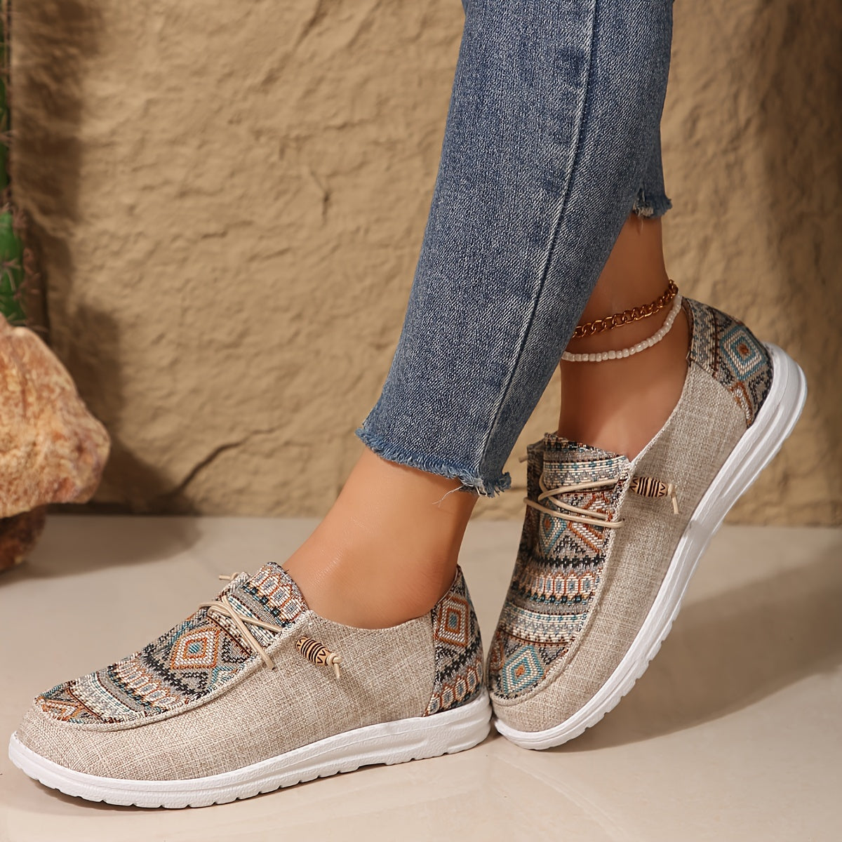 2024 New Outdoor Comfortable Ethnic Style Print Casual Large Size Women's Leisure Single Shoes