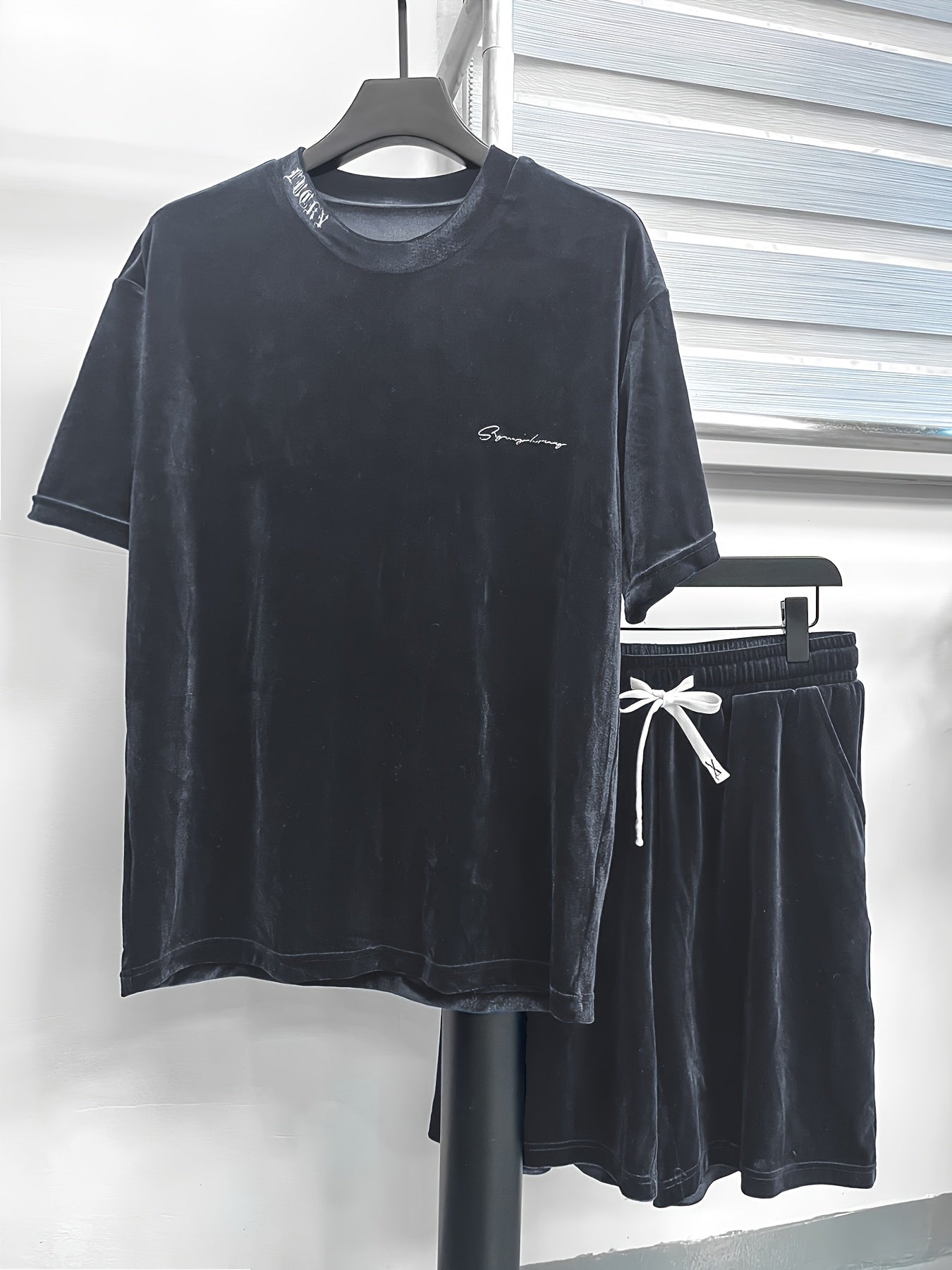 Men'S Fashion Velvet Knit Pullover Set, Contrast Letter Embroidery Top and Solid Color Drawstring Shorts, Simple Casual Outing Commuting Vacation Light Luxury Set, Regular Fit Elastic Knit Two-Piece Set, High-end Sheen Light