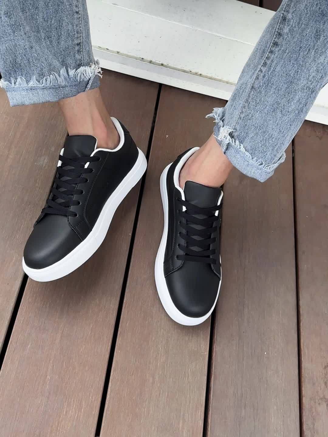 Men's Monochrome Casual Sneakers with White Accents - Comfortable, Easy to Match, Ideal for Everyday Use and Hiking