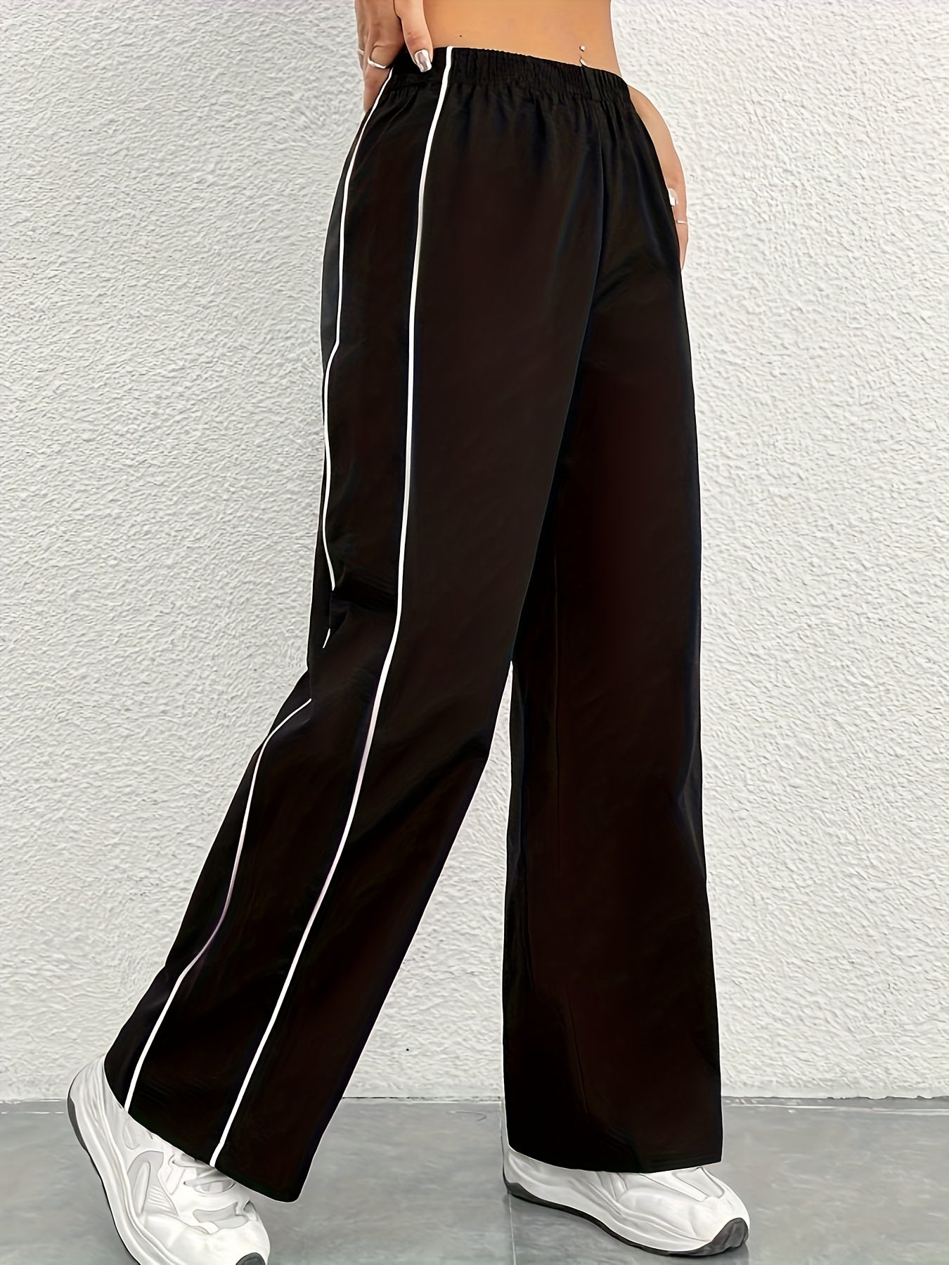 Women's Stylish Black & White Side Stripe Straight-Leg Joggers - 100% Polyester, Machine Washable, All-Season Casual Athletic Pants for Adults
