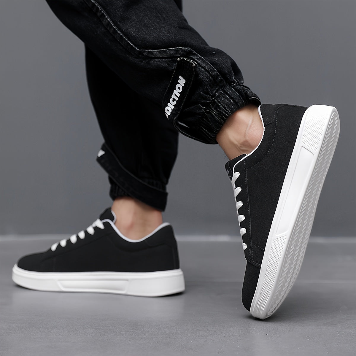 Men's Trendy Solid Skate Shoes, Comfy Non Slip Casual Lace Up Sneakers For Men's Outdoor Activities