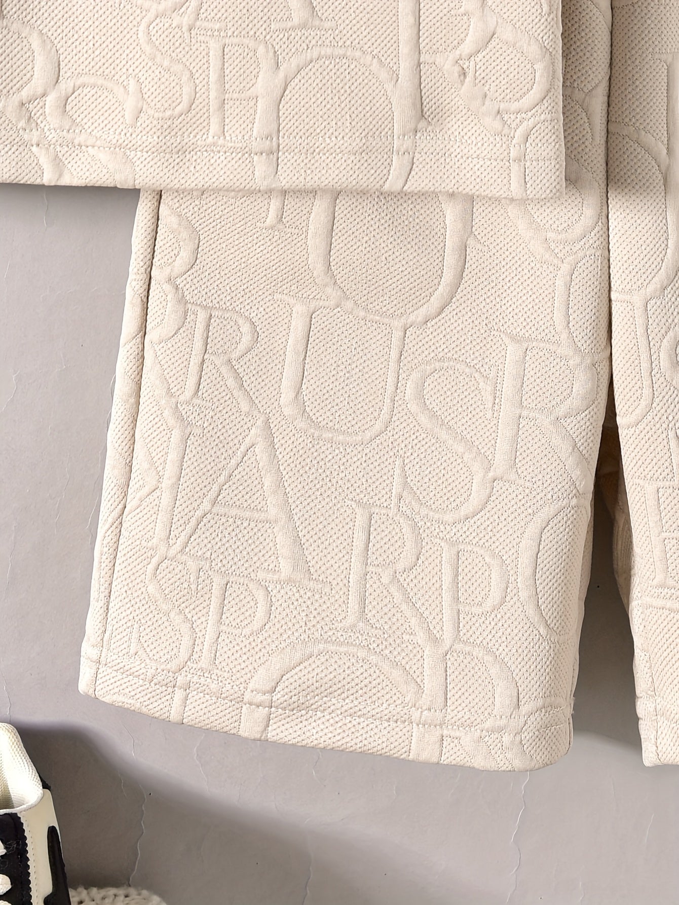 Boys' Stylish White Short Sleeve T-Shirt + Casual Shorts + Fashion Crossbody Bag Set, Perfect for Outdoor