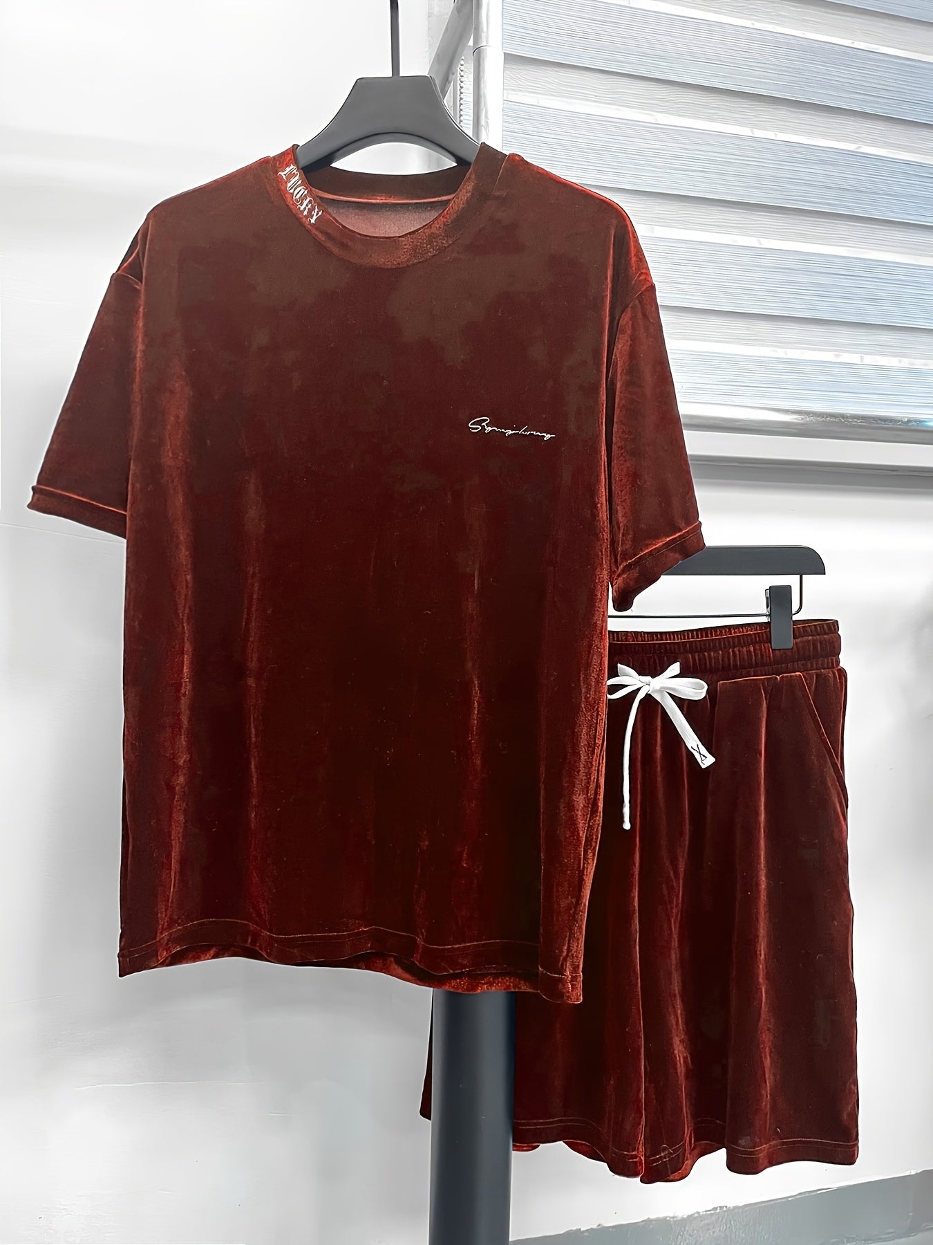 Men'S Fashion Velvet Knit Pullover Set, Contrast Letter Embroidery Top and Solid Color Drawstring Shorts, Simple Casual Outing Commuting Vacation Light Luxury Set, Regular Fit Elastic Knit Two-Piece Set, High-end Sheen Light