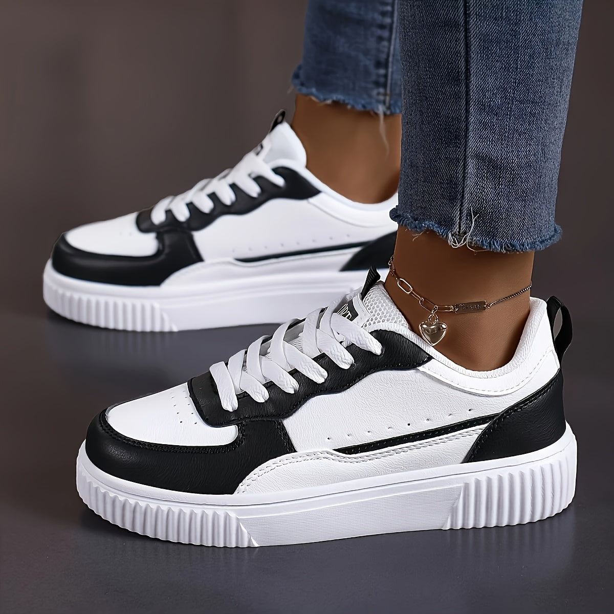 Unisex Low-Top Sneakers - White & Green colorblock design, Lace-Up Closure, Cushioned EVA Sole - All-Season Casual Shoes for Men & Women - Skateboarding, Everyday, Formal Events - Easy-Clean Synthetic Cover Upper, Everyday Fo