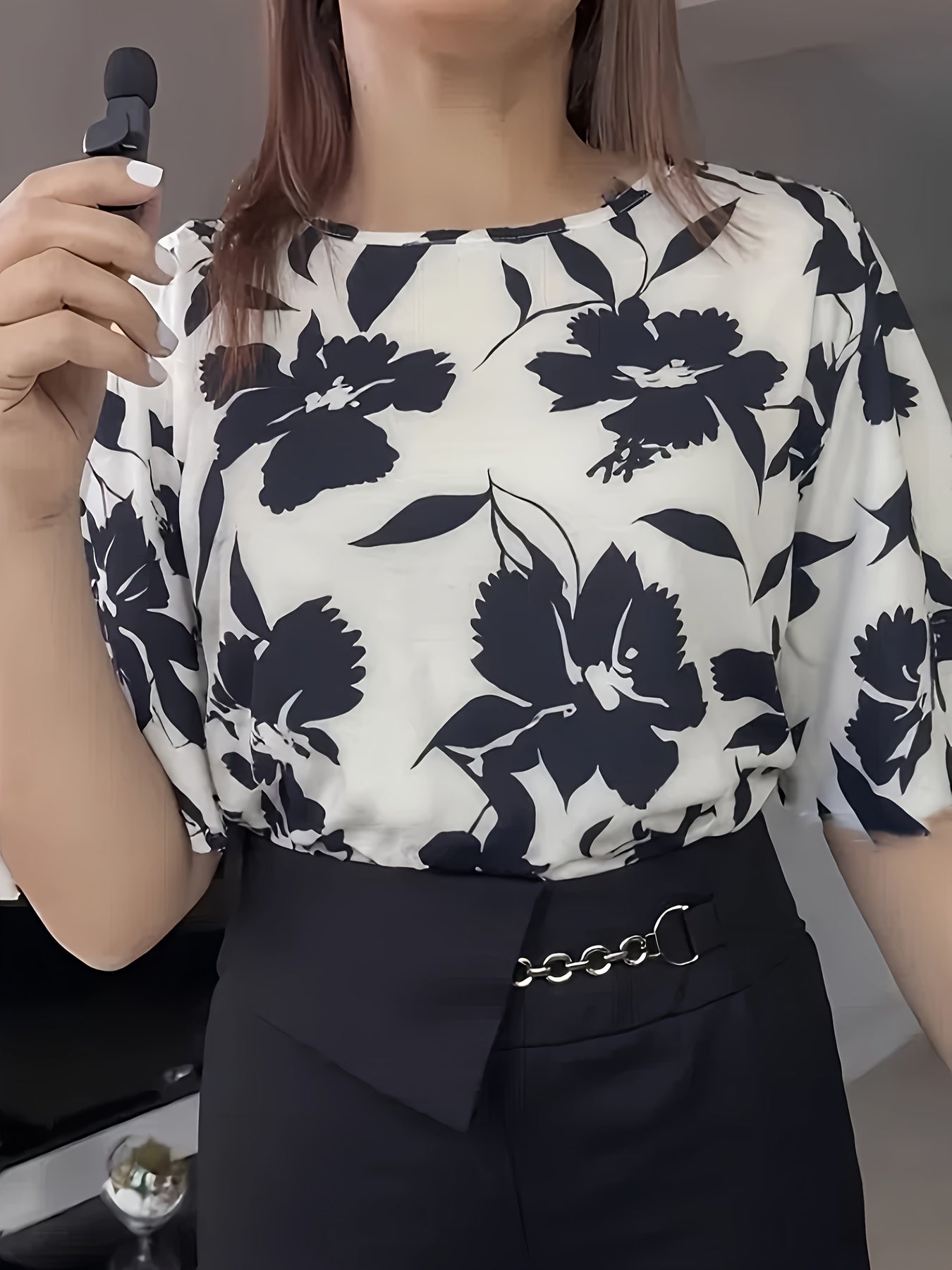 Women's Elegant Printed Short Sleeve Round Neck Shirt and Long Pants Set