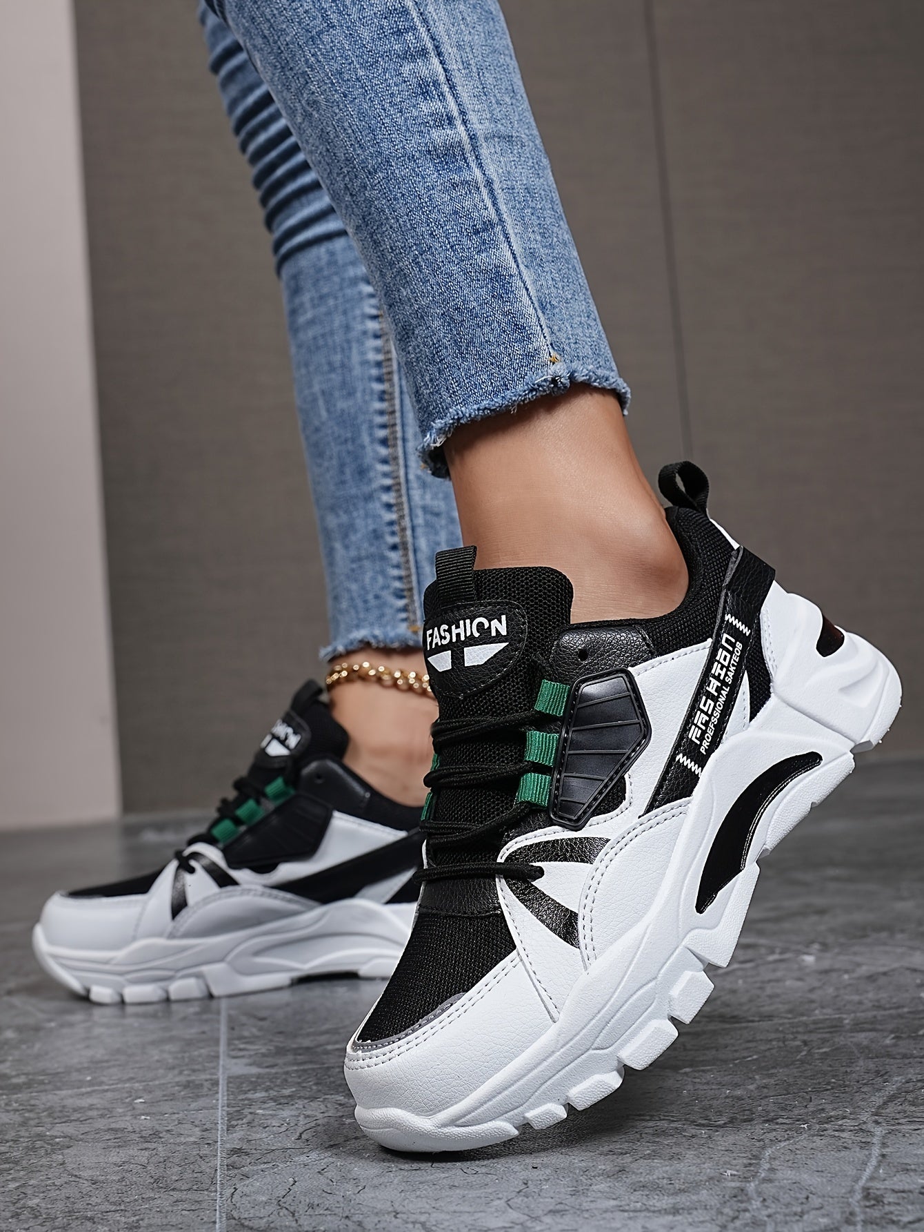 Women's Fashion Sneakers Geometric Pattern Low-Top with EVA Sole, Lace-Up Casual Sports Shoes, Hand-Washable Fabric Inner, All-Season Comfort Footwear with Plain Toe Design