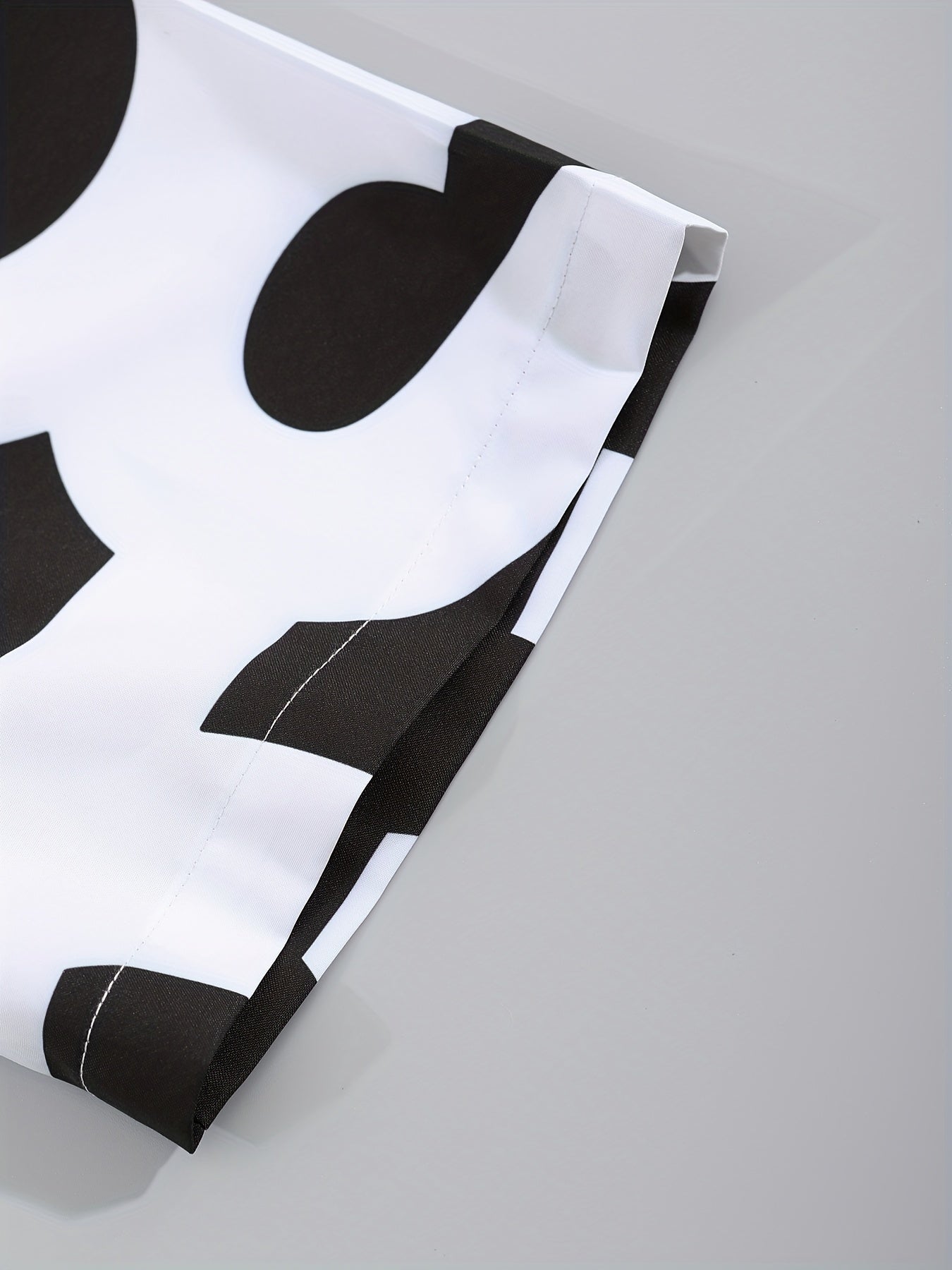 Men's Suit with Black and White Letter Print, Short Sleeve, Open Collar Shirt and Shorts, Casual Set