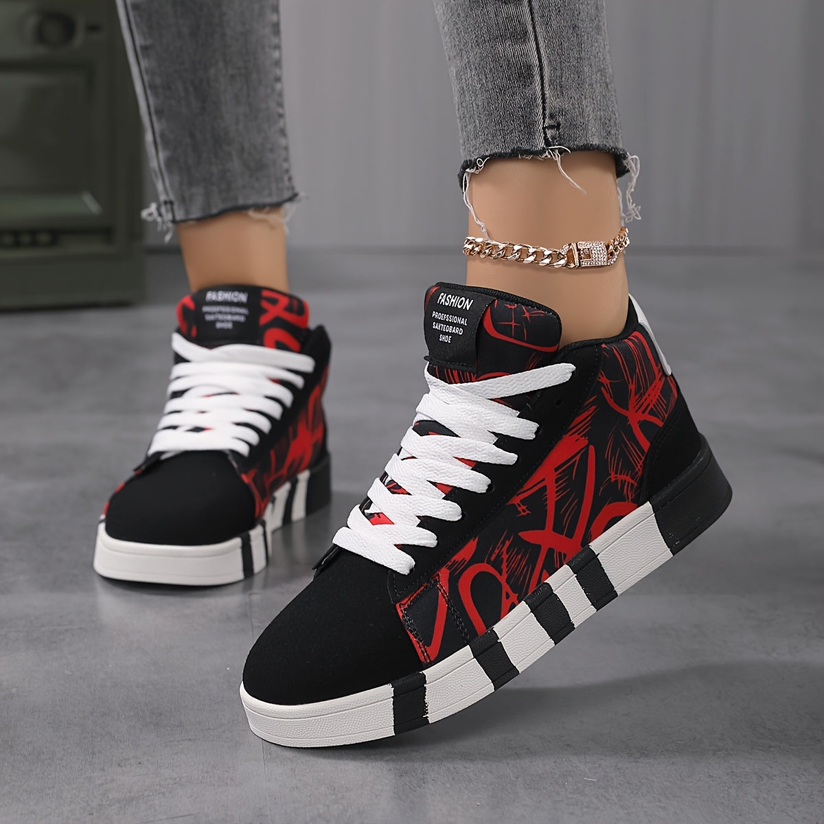 Women'S High-Top Casual Skate Shoes, Black and White Graffiti Design, Lightweight Fabric Lining, All-Season Rubber Sole Sneakers for Outdoor Sports and Hiking, Skate Shoes