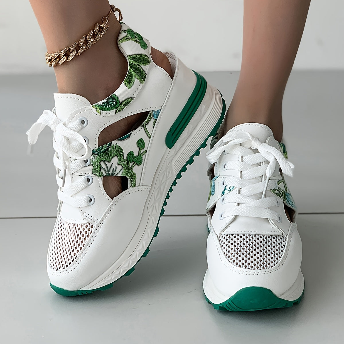 Women's New Fashion Leaf Floral Versatile Casual Lightweight Breathable Mesh Outdoor Sports Sandals with Thick Soft Sole for Height Boost