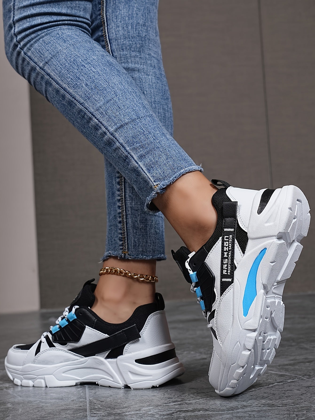 Women's Fashion Sneakers Geometric Pattern Low-Top with EVA Sole, Lace-Up Casual Sports Shoes, Hand-Washable Fabric Inner, All-Season Comfort Footwear with Plain Toe Design