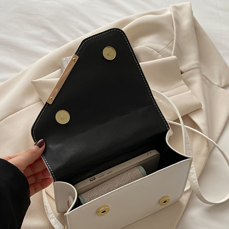 Stylish Small Square Handbag for Women with a Diamond Pattern, Perfect for Shoulder Or Crossbody Wear.
