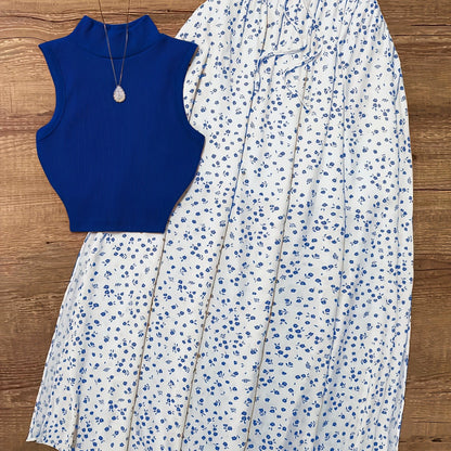 Summer Women's Daily Vacation Set with Small Floral Print Half Skirt and Sleeveless Top