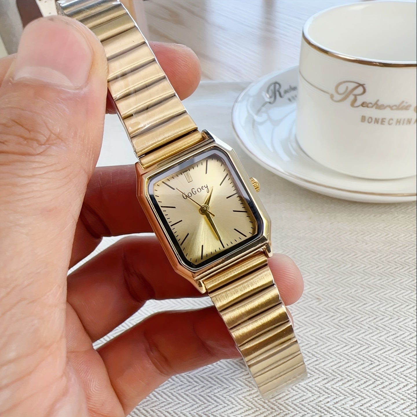 1pc Women Gold Stainless Steel Strap Fashion Square Dial Quartz Watch, for Daily Life, Holiday gift