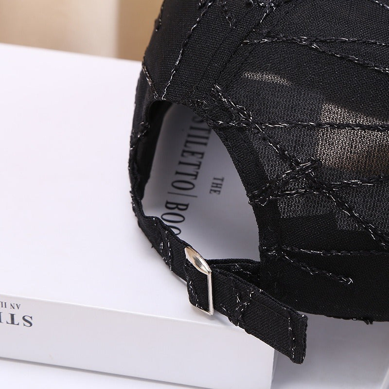 Ladies letter breathable men baseball caps go out in spring and autumn to show their faces. Small caps are simple and fashionable sun hats.