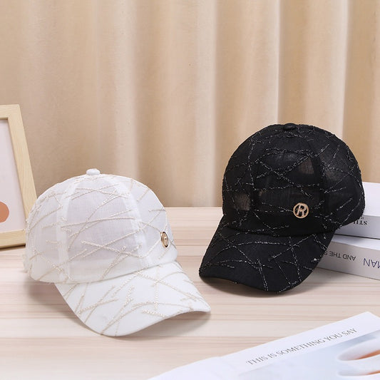 Ladies letter breathable men baseball caps go out in spring and autumn to show their faces. Small caps are simple and fashionable sun hats.