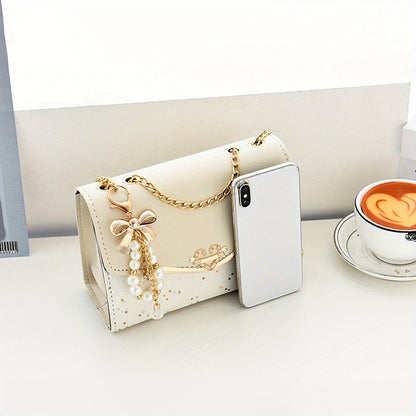 Women's White Crossbody Bag with Golden-Tone Chain Strap, & Bow Charm Accents - Lightweight Clutch Purse for Work, Travel, Beach - Perfect Gift for Christmas, Birthdays, Mother’s Day, Crossbody Purse, Beach Accessory, Decor