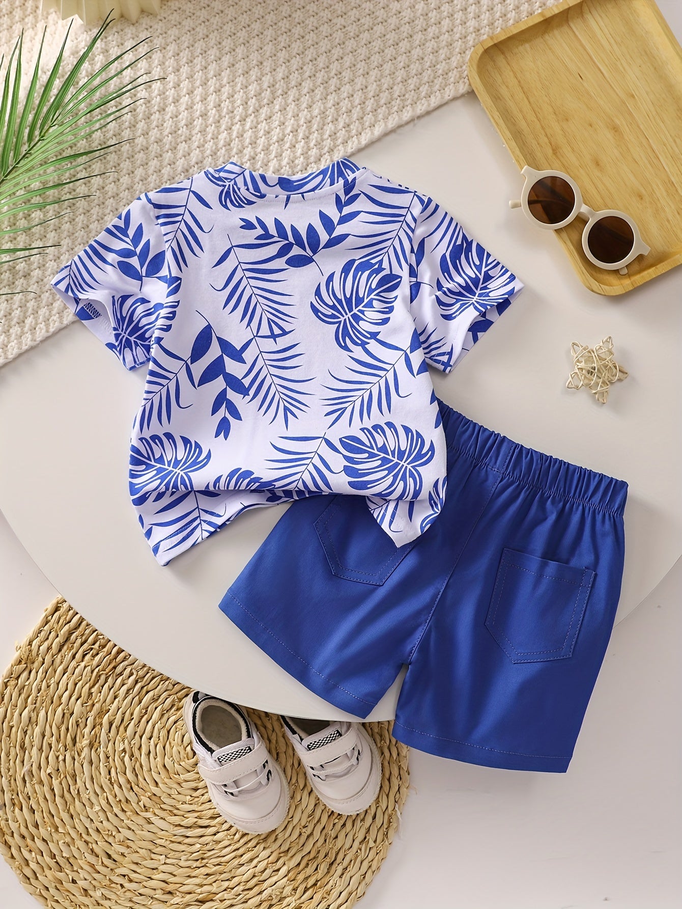 Boys' Tropical Leaf Print Cotton Blend Casual Outfit - Short Sleeve Tee & Drawstring Shorts Set, Machine Washable for Spring/Summer, Perfect for Outdoor