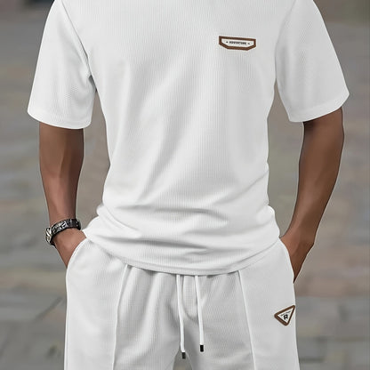 Men's Waffle Round Neck Top with Label, Short Sleeve T-shirt and Drawstring Shorts for Clean and Comfortable Spring/Summer Wear