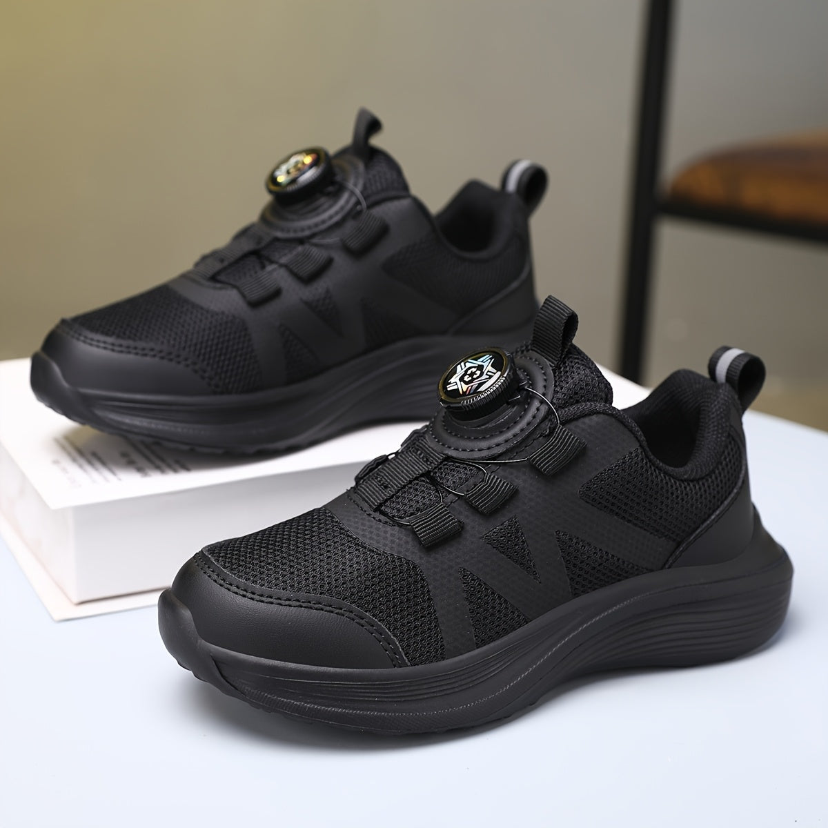 [Backtoschool Essential] Youngsters' Breathable Mesh Running Shoes with Rotating Buckle - Lightweight, All-Season Sneakers for Boys & Girls, Black, Casual & Sporty Design for School, Outdoor Activities & Casual Attire, Casual