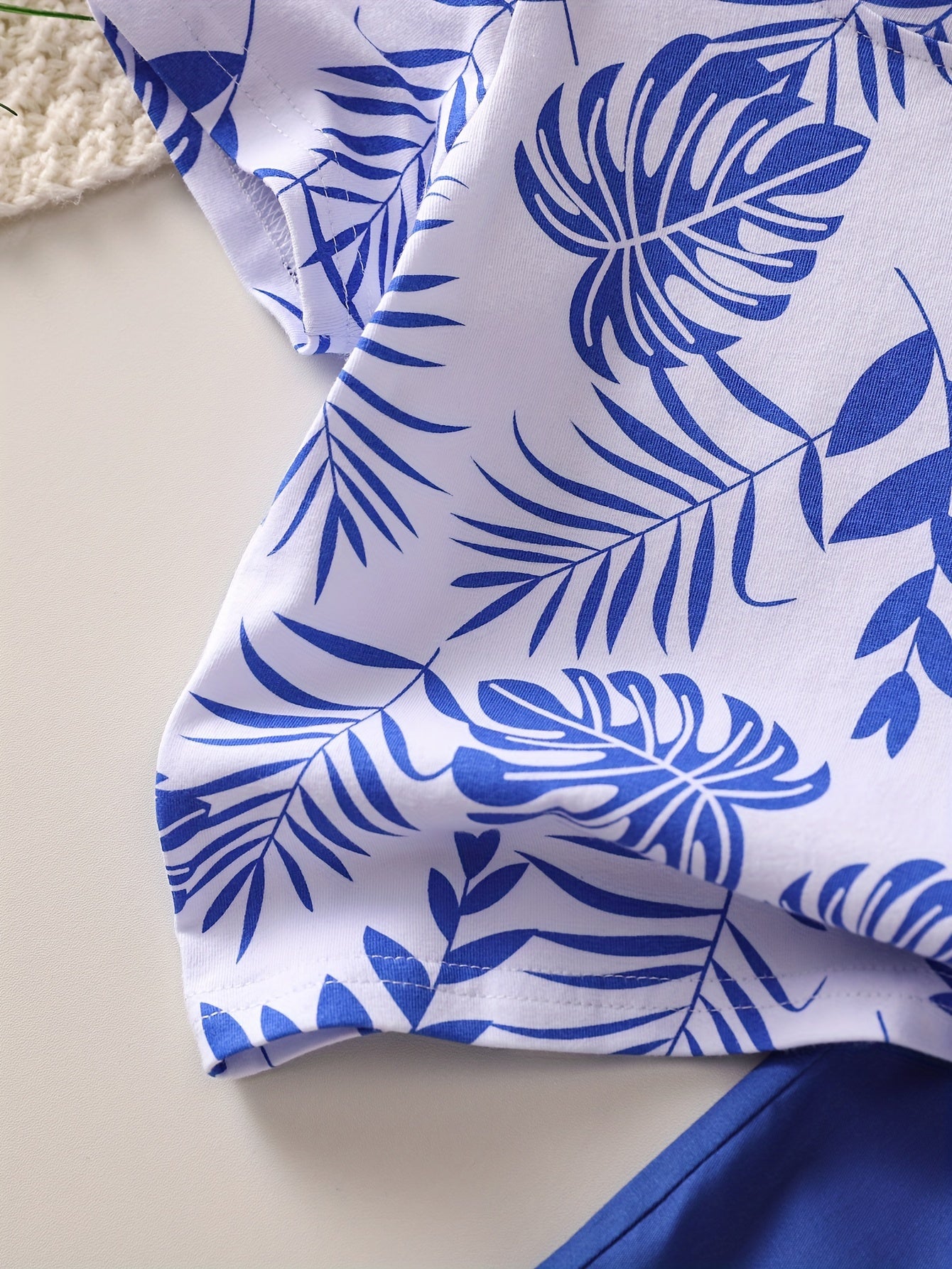 Boys' Tropical Leaf Print Cotton Blend Casual Outfit - Short Sleeve Tee & Drawstring Shorts Set, Machine Washable for Spring/Summer, Perfect for Outdoor