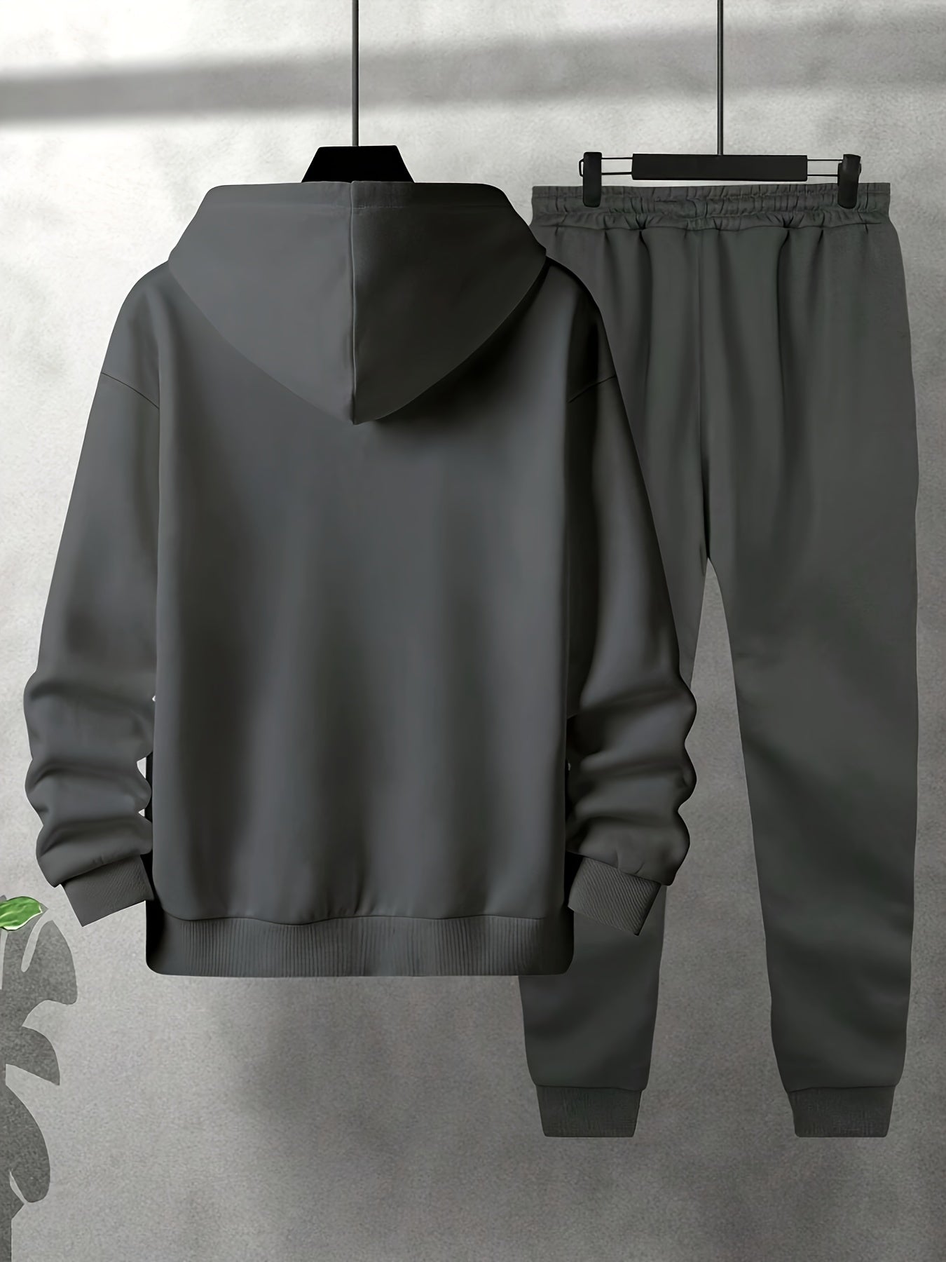 Men's Two-piece Set with Printed Hoodie and Sweatpants