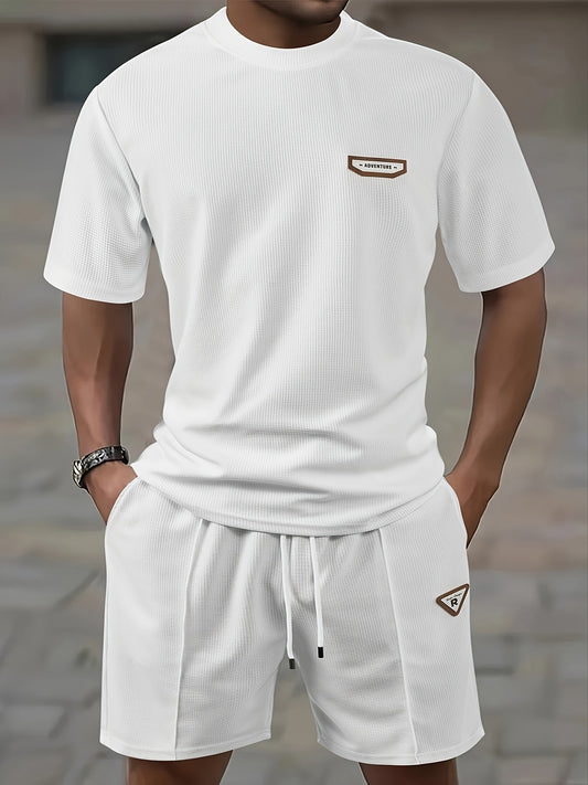 Men's Waffle Round Neck Top with Label, Short Sleeve T-shirt and Drawstring Shorts for Clean and Comfortable Spring/Summer Wear