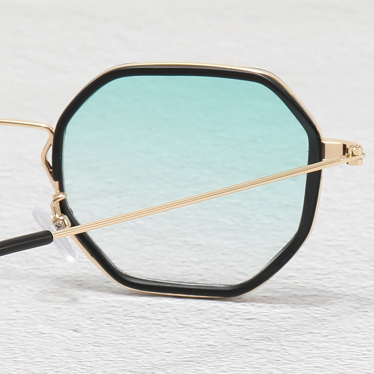 1 Pair of Men'S Geometric Copper Alloy Fashion Glasses with Red Lenses - Casual & Trendy, Ideal for, Daily Wear, and Holiday Gifts, Holiday Fashion Glasses|Sleek Metal Frame Glasses|Polycarbonate Lenses, Glasses