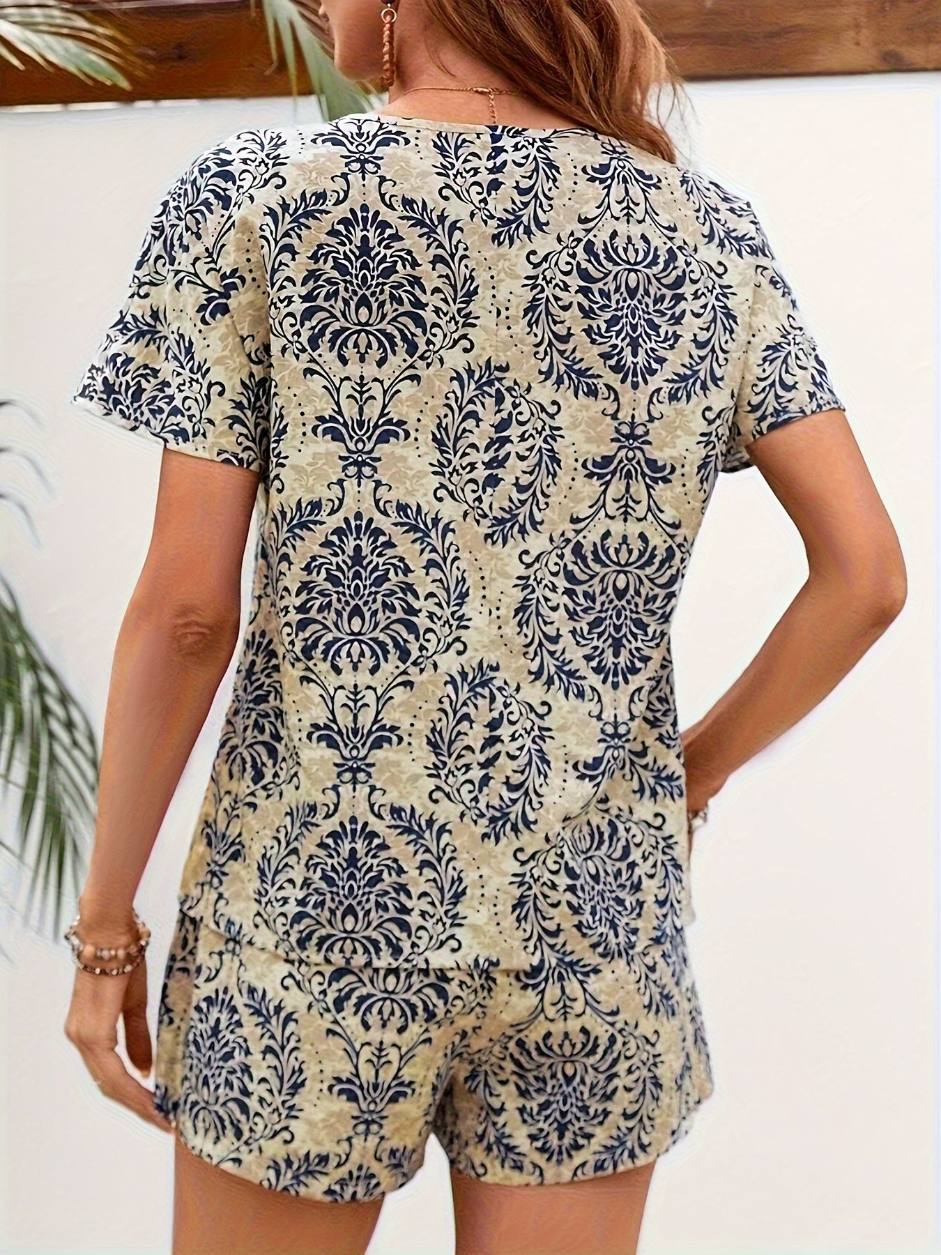Tropical Print V- պարանոցի կարճաթև բլուզի և կիսավարտիքի հավաքածու, պոլիեսթեր սպանդեքս խառնուրդ, սովորական, հյուսված գործվածք, 120գ/մ², առանց գոտի, գարուն/ամառ հավաքածուի համար