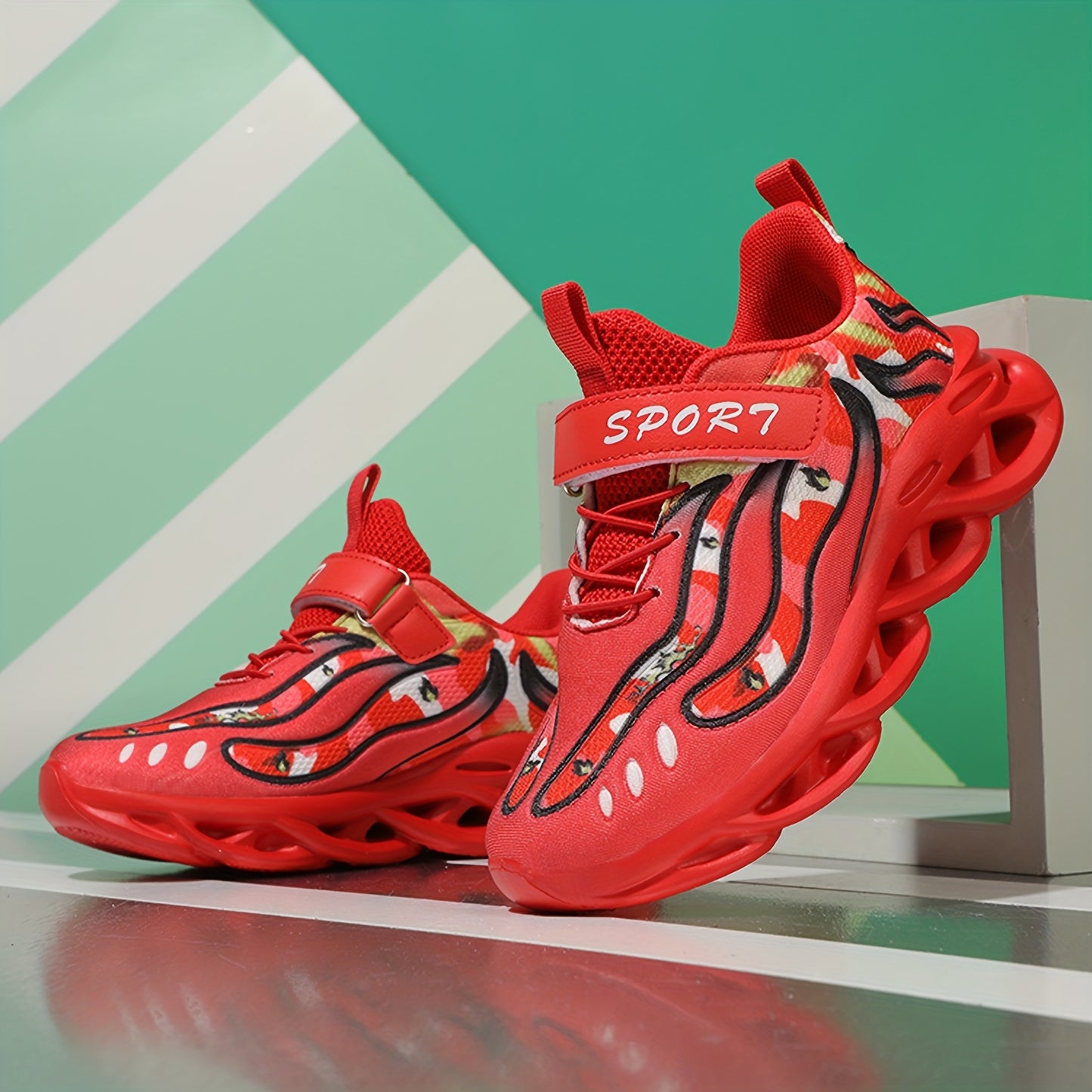Casual Mesh Sneakers for Boys And Girls with a Three-Dimensional Pattern, Featuring a Low-Top Design with And an EVA Sole, Perfect for Stylish Sports Activities.