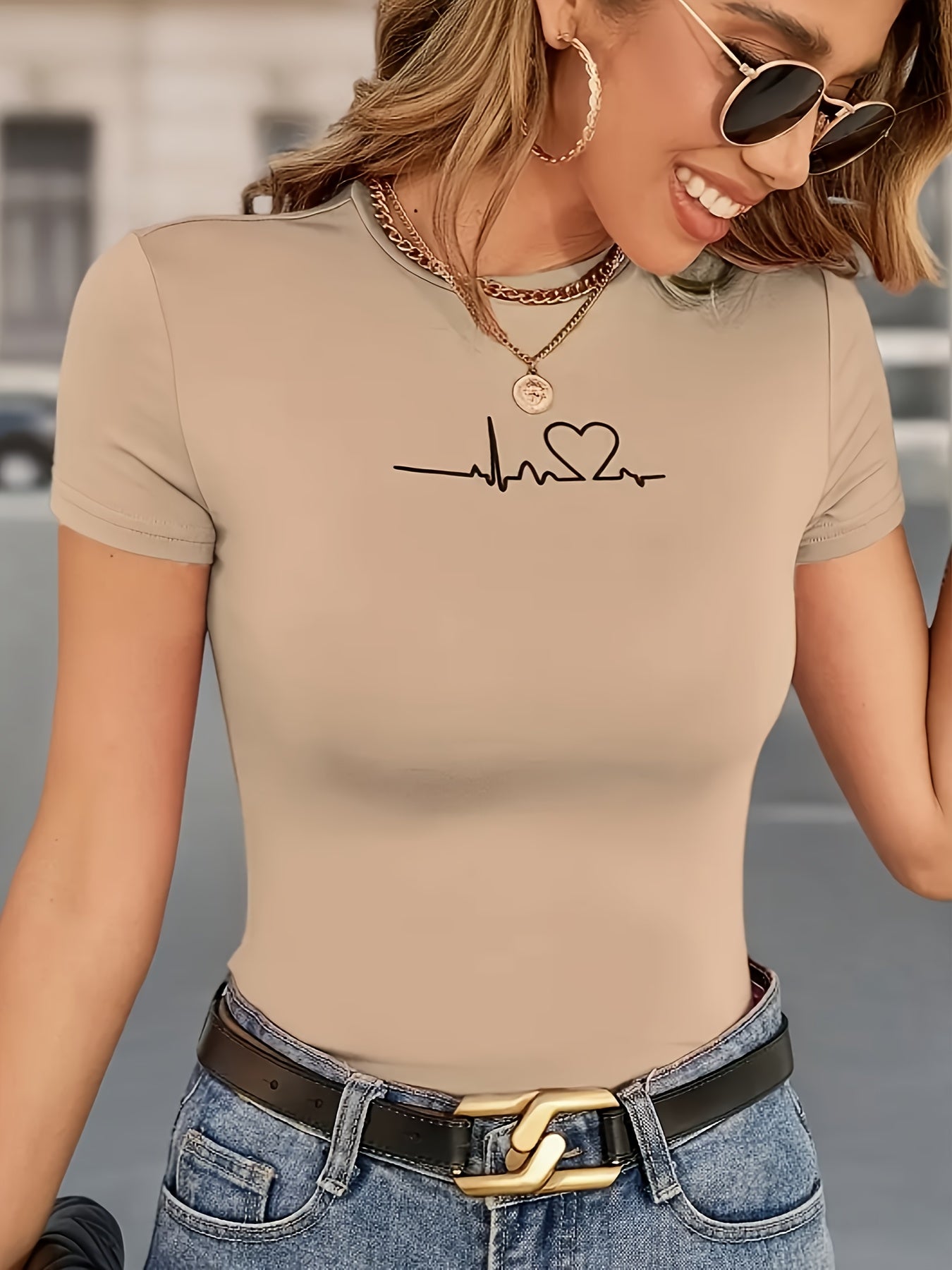 Women'S Stylish Heart Print T-Shirt - Short Sleeve, Round Neck, Polyester Blend, Casual Summer Top with Frayed Denim Shorts, Casual Attire|Playful Print Top|Stretchy Fabric
