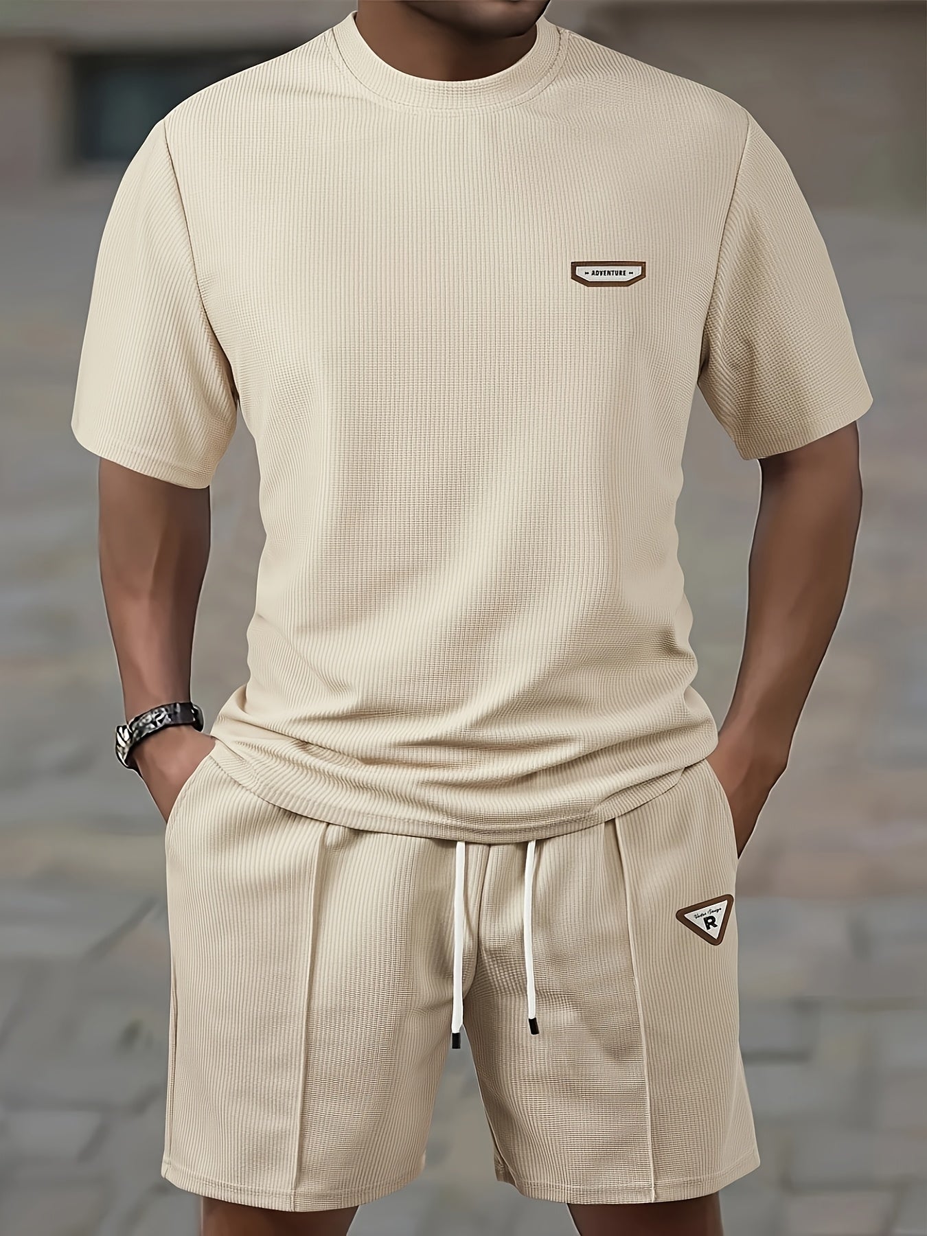 Men's Waffle Round Neck Top with Label, Short Sleeve T-shirt and Drawstring Shorts for Clean and Comfortable Spring/Summer Wear