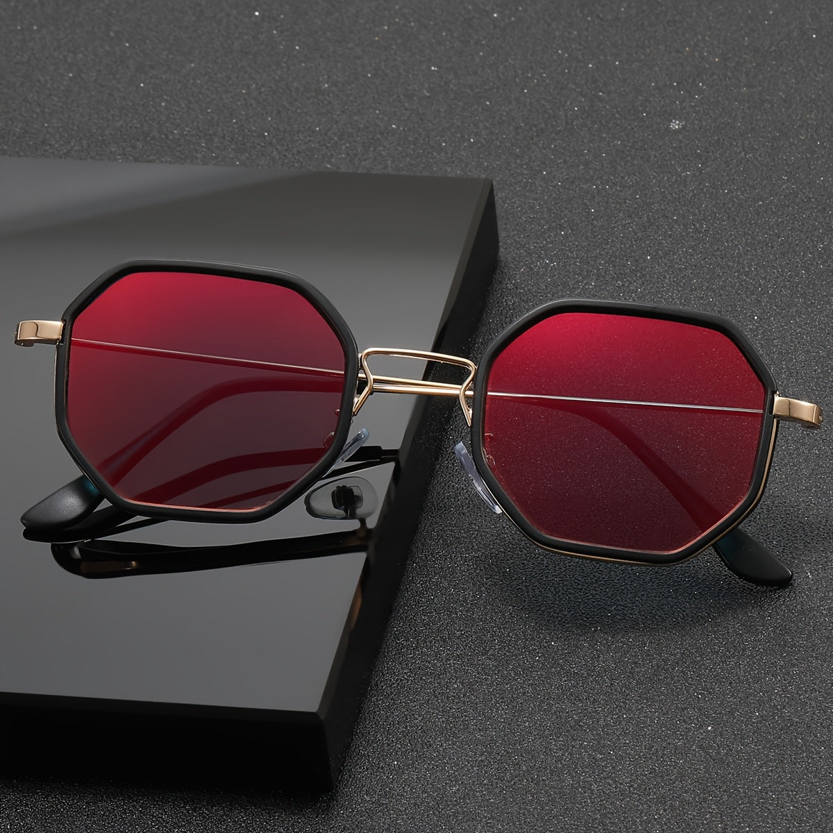 1 Pair of Men'S Geometric Copper Alloy Fashion Glasses with Red Lenses - Casual & Trendy, Ideal for, Daily Wear, and Holiday Gifts, Holiday Fashion Glasses|Sleek Metal Frame Glasses|Polycarbonate Lenses, Glasses
