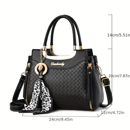 Elegant Quilted Women'S Tote Bag with Adjustable Shoulder Strap, Large Capacity, Solid Color, Fade-Resistant, Zip Closure, Polyester Lined, Tassel Detail, Perfect Gift for Mom or Family, Mom Bag