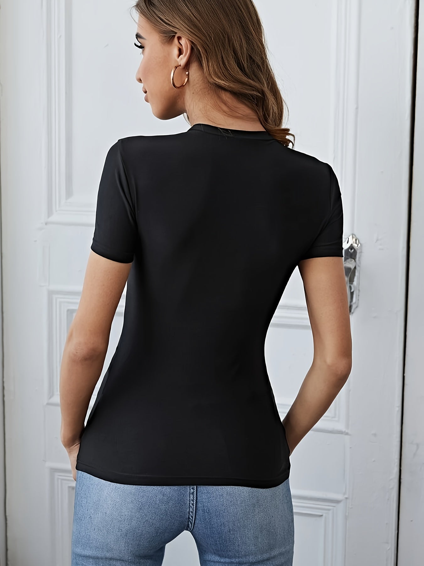 Women'S Stylish Heart Print T-Shirt - Short Sleeve, Round Neck, Polyester Blend, Casual Summer Top with Frayed Denim Shorts, Casual Attire|Playful Print Top|Stretchy Fabric