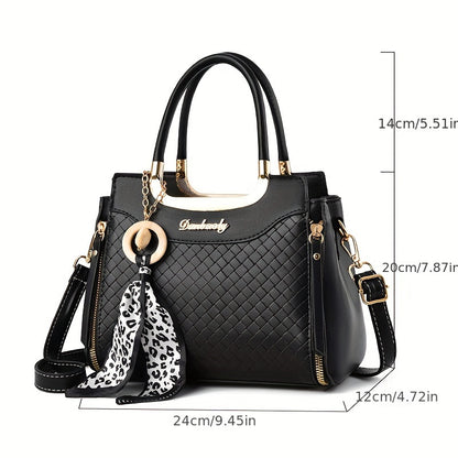 Elegant Quilted Women'S Tote Bag with Adjustable Shoulder Strap, Large Capacity, Solid Color, Fade-Resistant, Zip Closure, Polyester Lined, Tassel Detail, Perfect Gift for Mom or Family, Mom Bag
