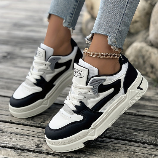 One Pair of Women's Fashion Casual Sports Shoes, Comfortable Breathable Mesh Classic Black and White Color Round Toe Lace-up Style Flat "Classic Sneaker" Series Suitable for Daily Leisure and Spring Outings