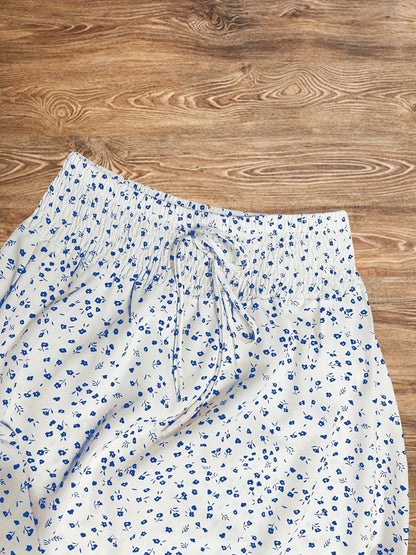 Summer Women's Daily Vacation Set with Small Floral Print Half Skirt and Sleeveless Top