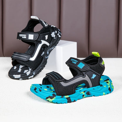 Pair of Boys' Summer Barefoot Sandals with Random Print, Fashionable Buckle Strap Outdoor Beach Sports Sandals Quick-Drying Lightweight EVA Shock Absorption Soles Breathable and Wear-Resistant Casual Sandals
