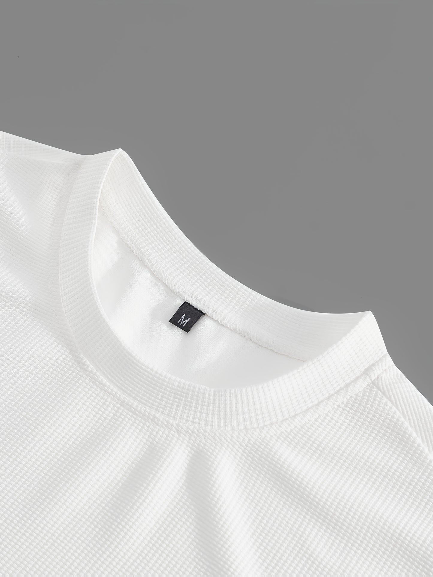Men's Waffle Round Neck Top with Label, Short Sleeve T-shirt and Drawstring Shorts for Clean and Comfortable Spring/Summer Wear