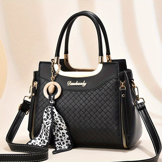 Elegant Quilted Women'S Tote Bag with Adjustable Shoulder Strap, Large Capacity, Solid Color, Fade-Resistant, Zip Closure, Polyester Lined, Tassel Detail, Perfect Gift for Mom or Family, Mom Bag