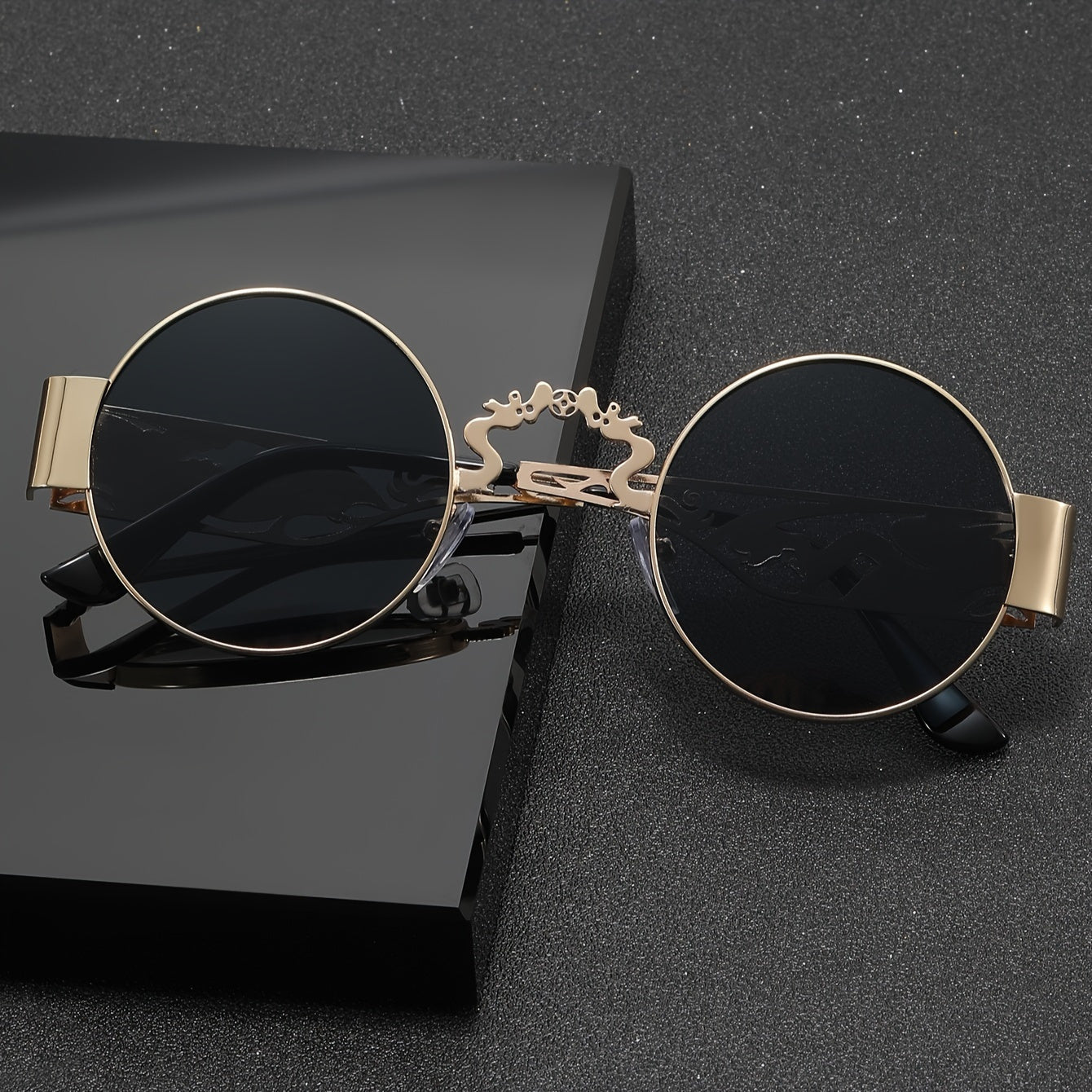 A Pair Of Men's Stainless Steel Retro Round Frame Glasses, Chinese Dragon And Phoenix Carving Hollow Arms, Casual Hip-hop Punk Street Party Fashion Trend Decorative Glasses, With PC Lenses
