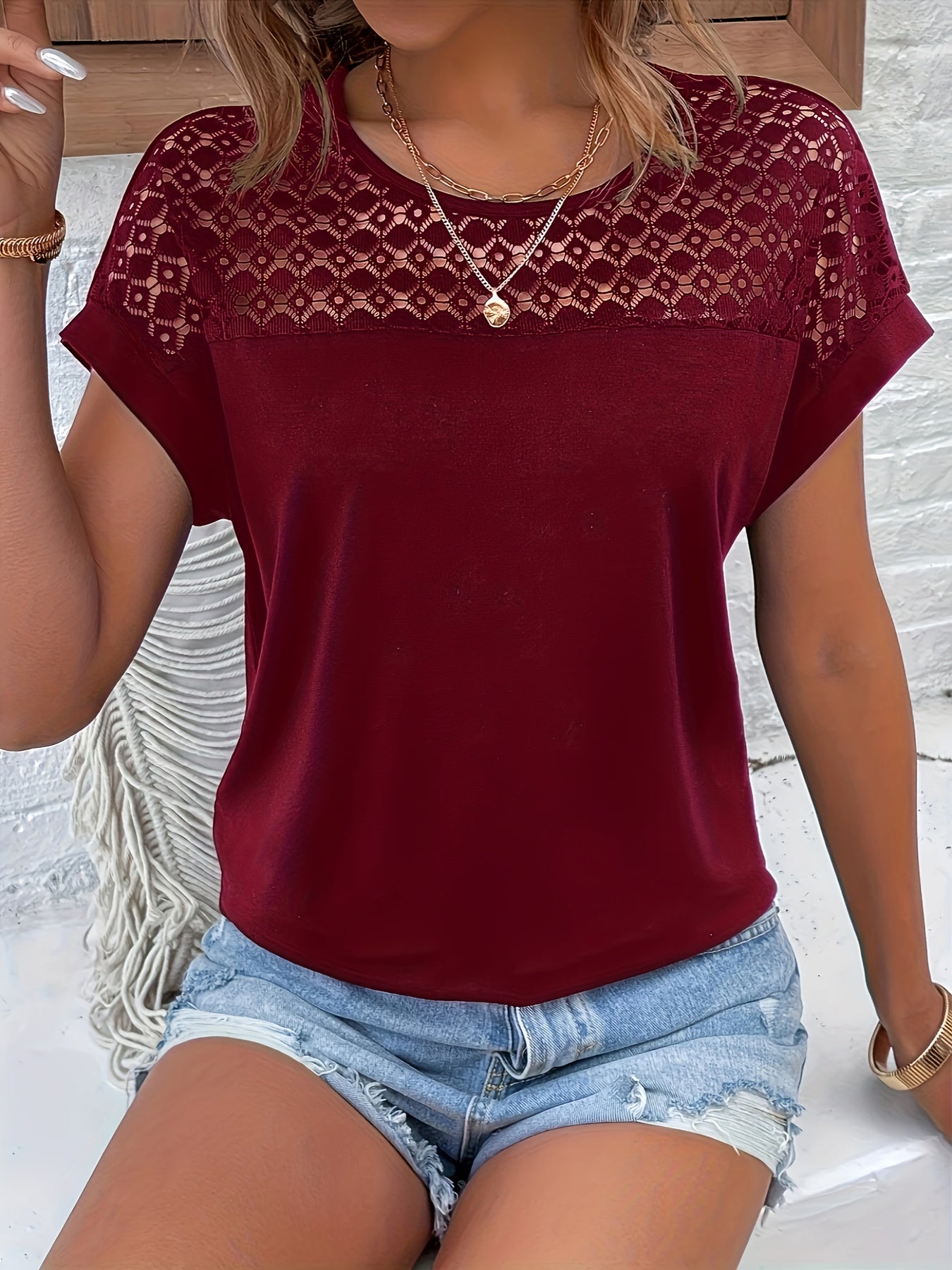 Women'S Chic Lace Trim Round Neck Short Sleeve T-Shirt - Loose Fit, Breathable Summer Top with Contrast Lace Detail, White, Casual Wear, Casual Summer Top | Lace Trim Top | Delicate Lace Detail