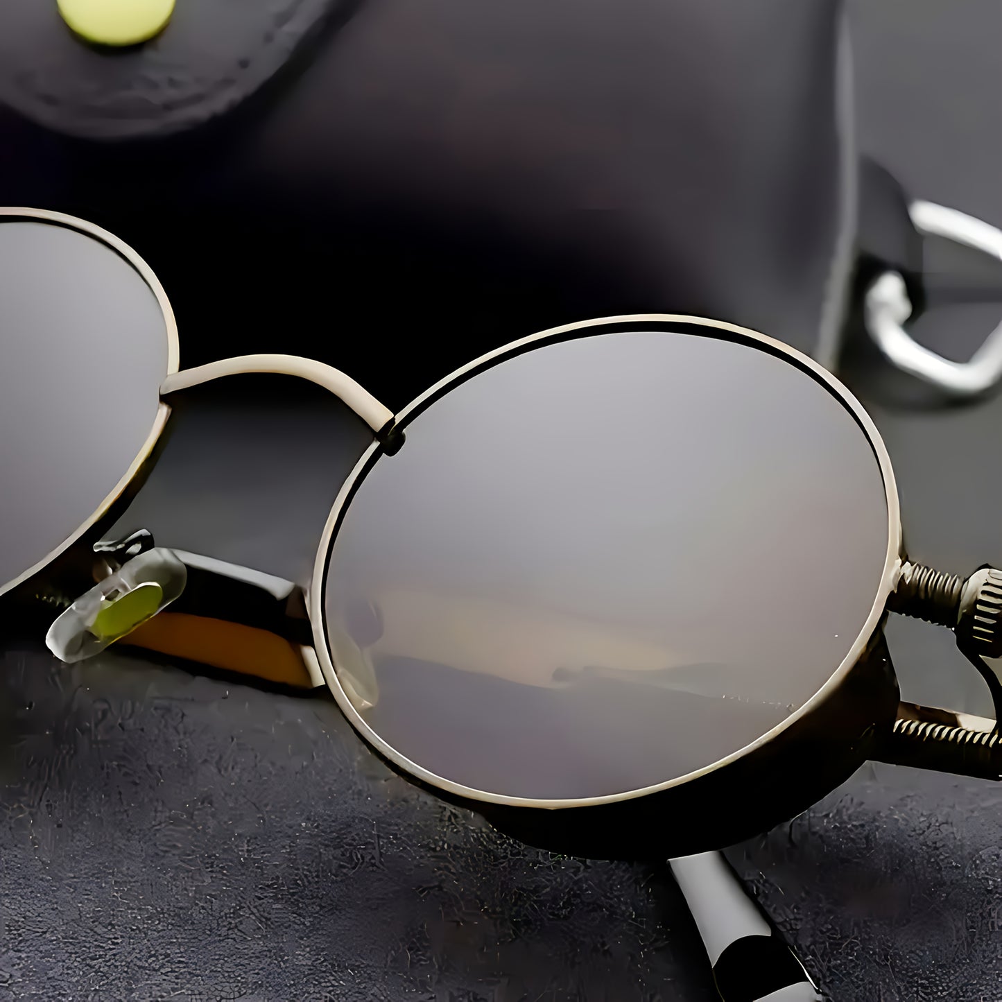 Retro Round Metal Frame Fashion Glasses with Spring Leg Design - Stylish Unisex Fashion Accessory for Men & Women, Brown Tinted Lenses, Perfect for Casual Outfits, Retro Glasses
