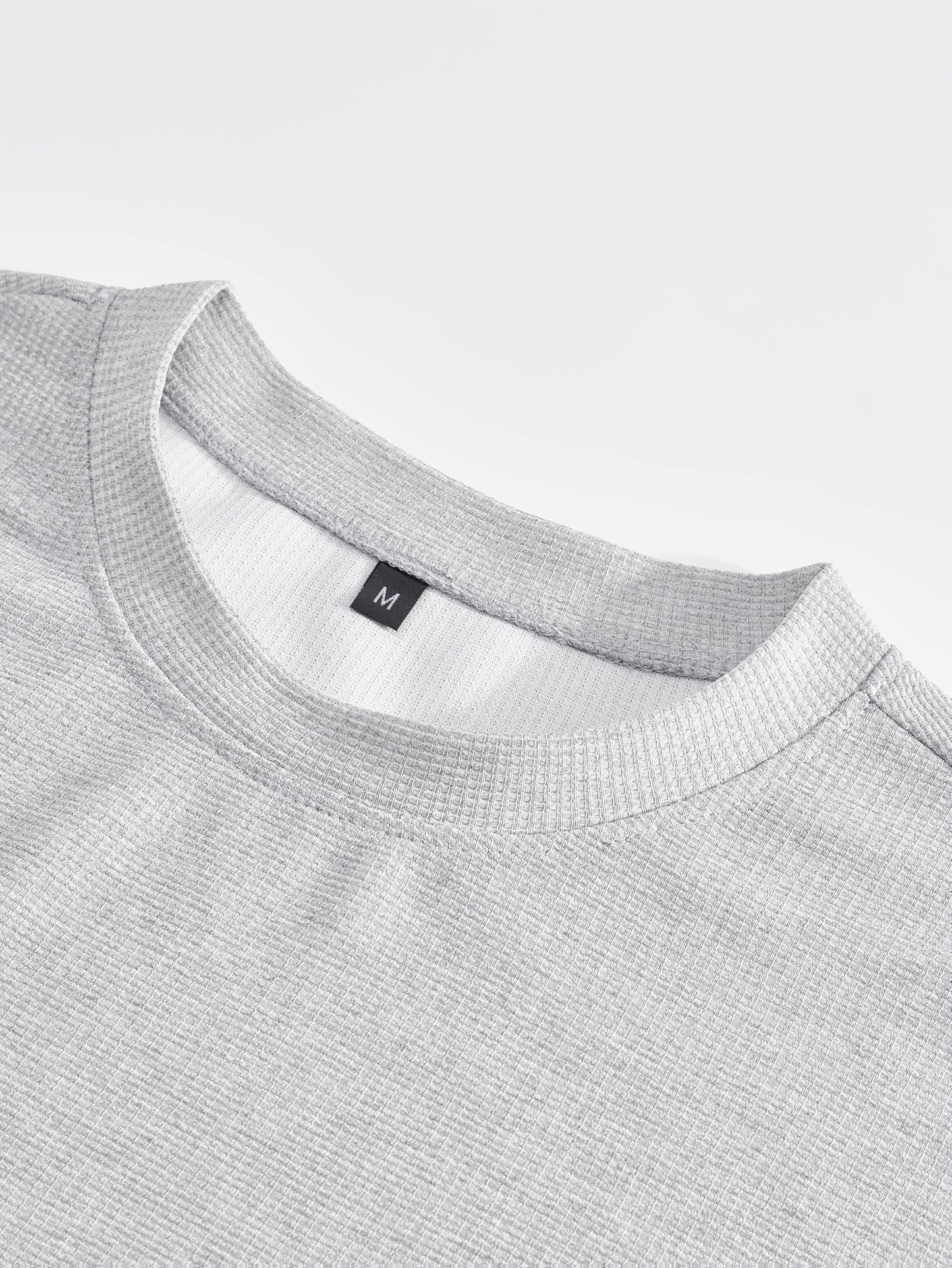 Men's Waffle Round Neck Top with Label, Short Sleeve T-shirt and Drawstring Shorts for Clean and Comfortable Spring/Summer Wear