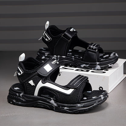 Pair of Boys' Summer Barefoot Sandals with Random Print, Fashionable Buckle Strap Outdoor Beach Sports Sandals Quick-Drying Lightweight EVA Shock Absorption Soles Breathable and Wear-Resistant Casual Sandals