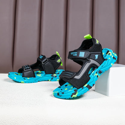 Pair of Boys' Summer Barefoot Sandals with Random Print, Fashionable Buckle Strap Outdoor Beach Sports Sandals Quick-Drying Lightweight EVA Shock Absorption Soles Breathable and Wear-Resistant Casual Sandals