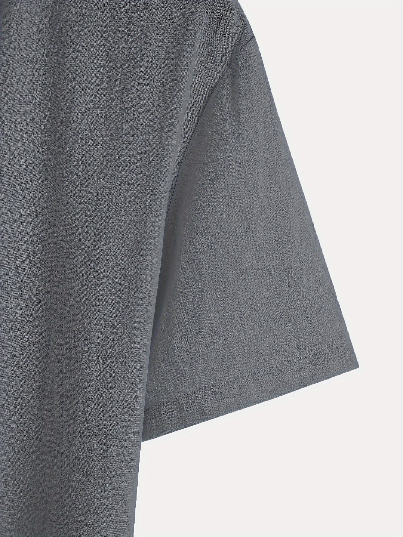 Men'S Classic Solid Color Pure Cotton And Bamboo Textured Breathable Fabric V-Neck Half-Button Design Suitable for Daily Casual Wear, Simple And Versatile, Stylish for Vacations, Hawaiian Style Light Blue Short-Sleeve Shirt.