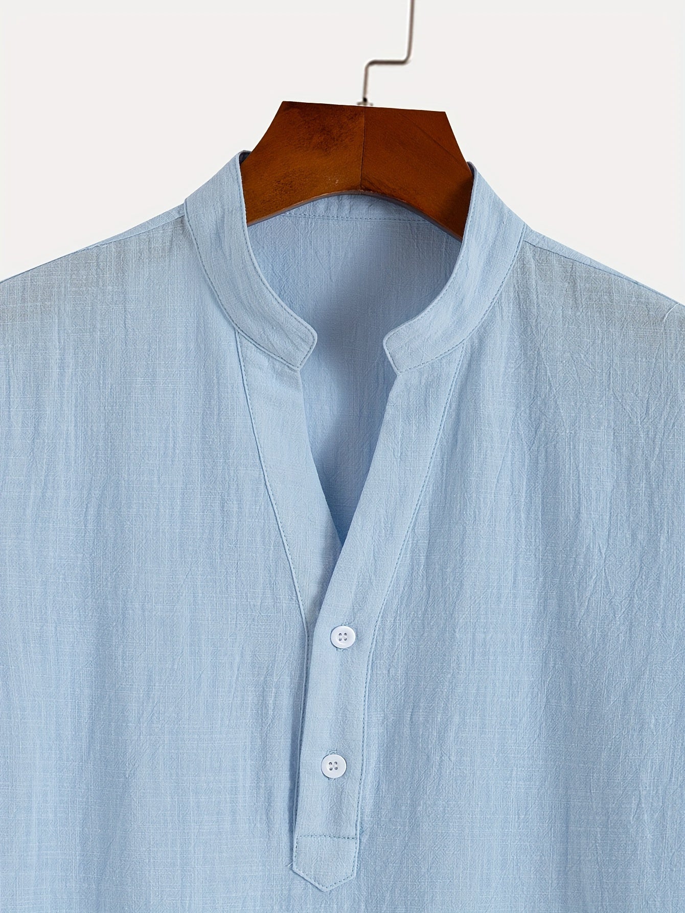 Men'S Classic Solid Color Pure Cotton And Bamboo Textured Breathable Fabric V-Neck Half-Button Design Suitable for Daily Casual Wear, Simple And Versatile, Stylish for Vacations, Hawaiian Style Light Blue Short-Sleeve Shirt.
