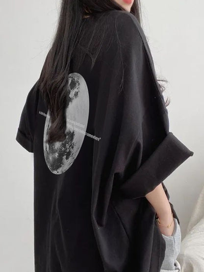Vintage Style Women's T-Shirt, 100% Polyester Knit Fabric, Alphabet Moon Print, Loose Fit Short Sleeve Tee for Spring/Summer